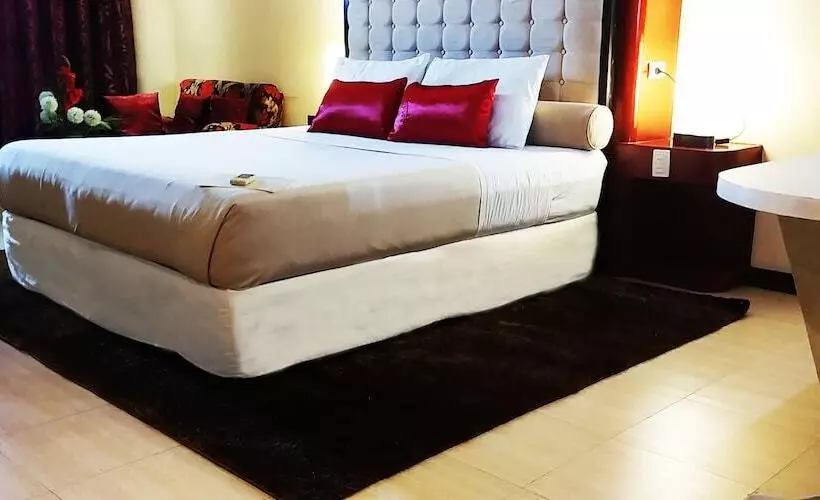 Fotos del hotel Cebu Dulcinea  And Suites:  15