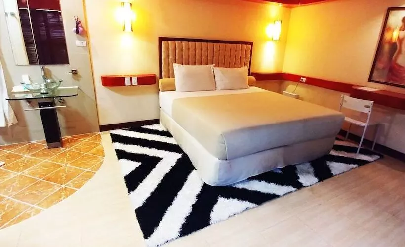 Fotos del hotel Cebu Dulcinea  And Suites:  14
