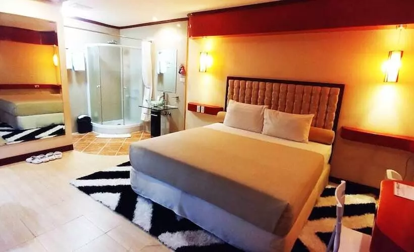 Fotos del hotel Cebu Dulcinea  And Suites:  12