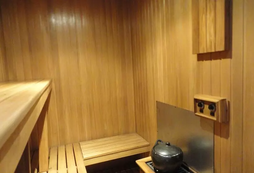 Fotos del hotel Travelers Fontana Plaza:  12