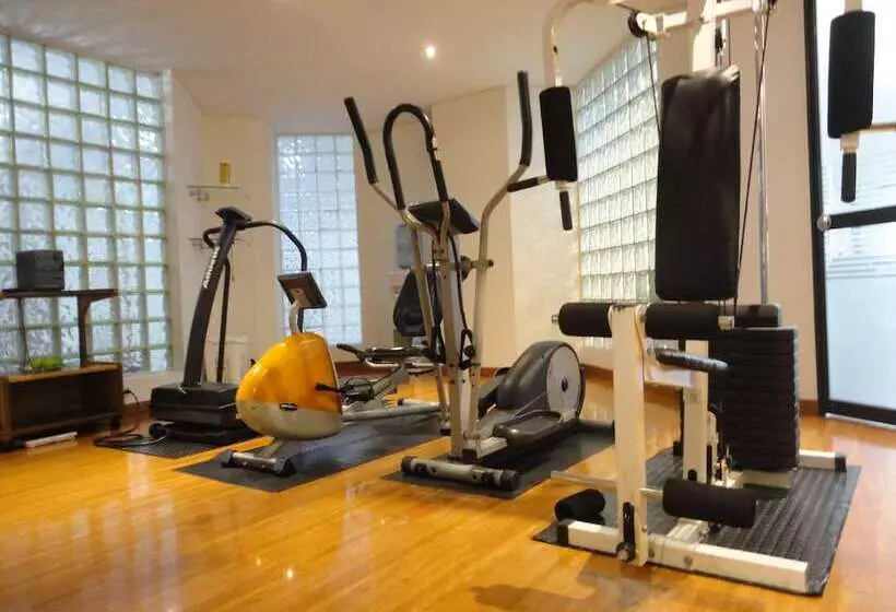 Fotos del hotel Travelers Fontana Plaza:  2