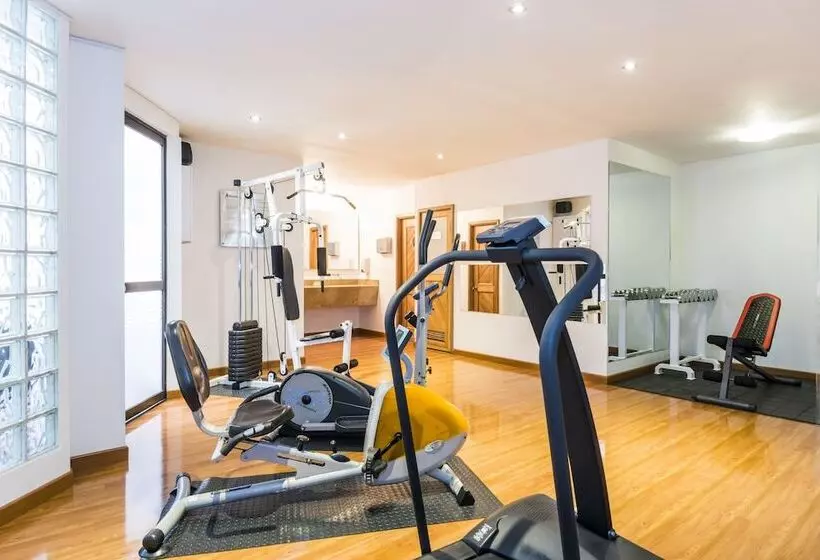 Fotos del hotel Travelers Fontana Plaza:  11