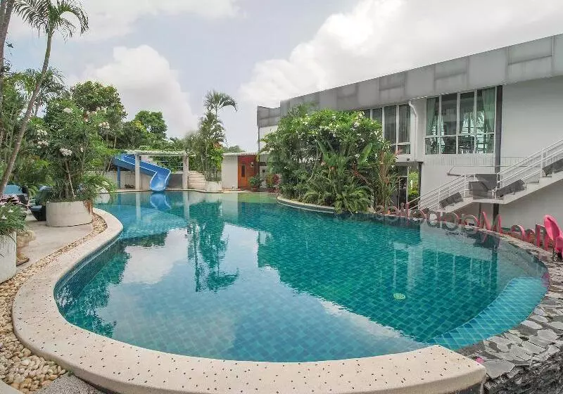 Fotos del hotel Capital O 998 The Magnolias Pattaya Boutique Resort:  2