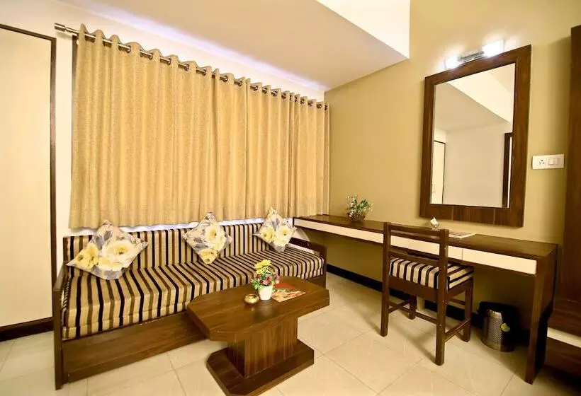 Fotos del hotel Ashish Palace:  2