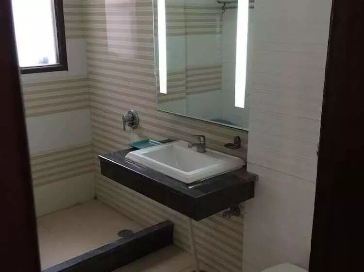 Fotos del hotel Namaskar Residency:  6