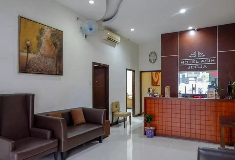 Fotos del hotel Reddoorz Plus @ Hotel Asih Uny:  13