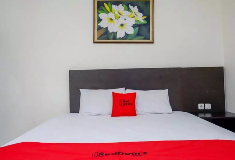 Fotos del hotel Reddoorz Plus @ Hotel Asih Uny:  5