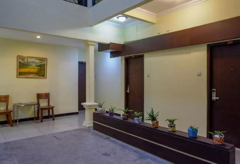 Fotos del hotel Reddoorz Plus @ Hotel Asih Uny:  11