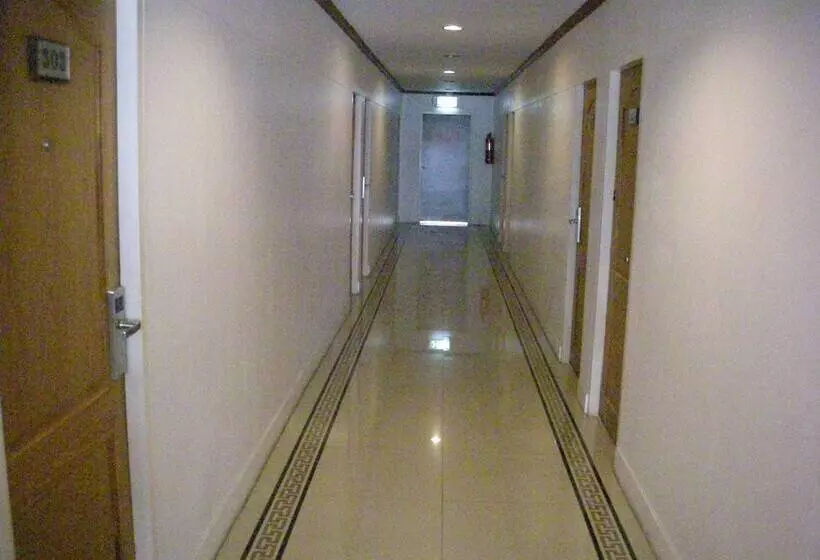 Fotos del hotel Suriwongse:  4