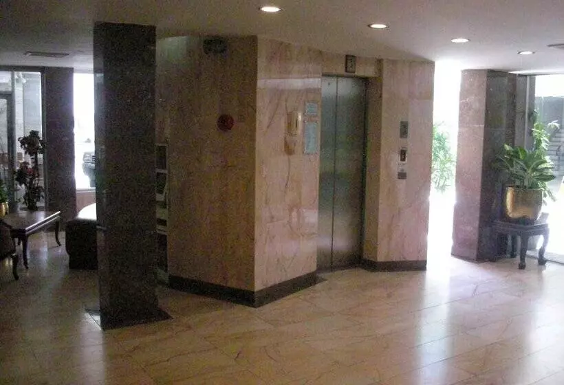 Fotos del hotel Suriwongse:  11