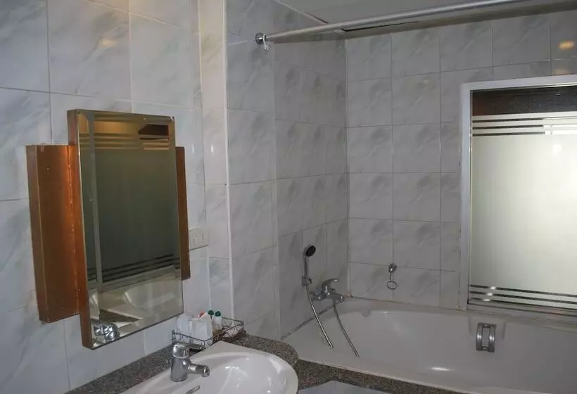 Fotos del hotel Suriwongse:  8