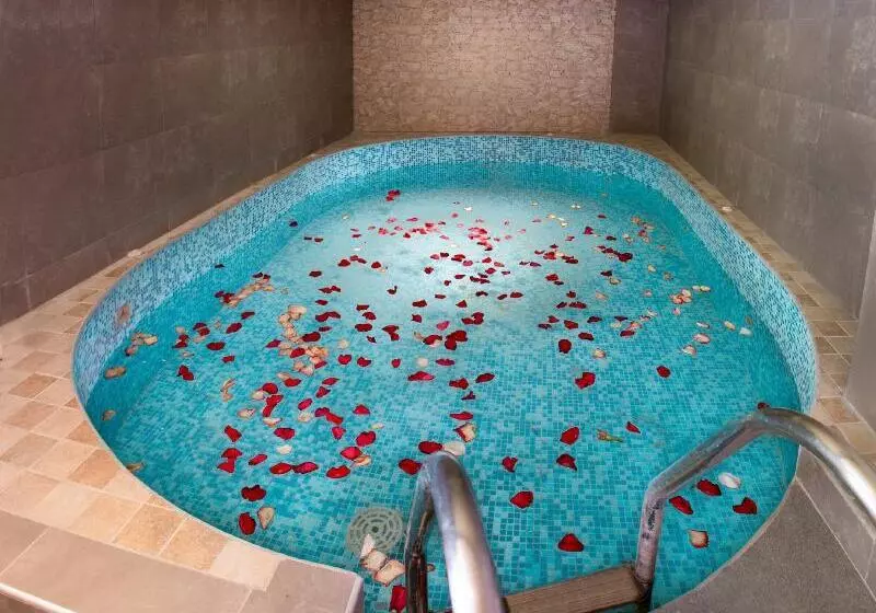 Fotos del hotel Kingdom:  8