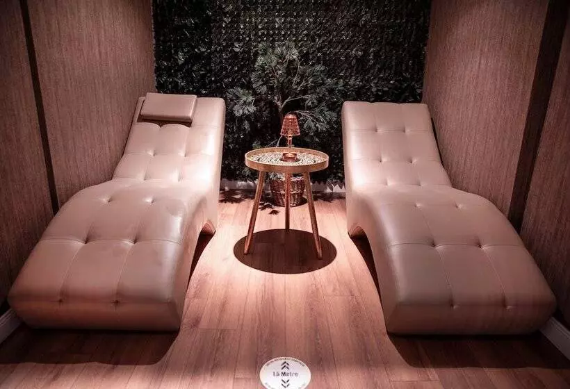 Fotos del hotel Grand Aras Hotel & Suites:  3