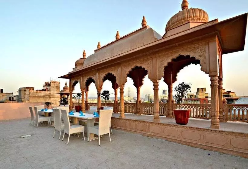 Fotos del hotel Ramsingh Palace:  7