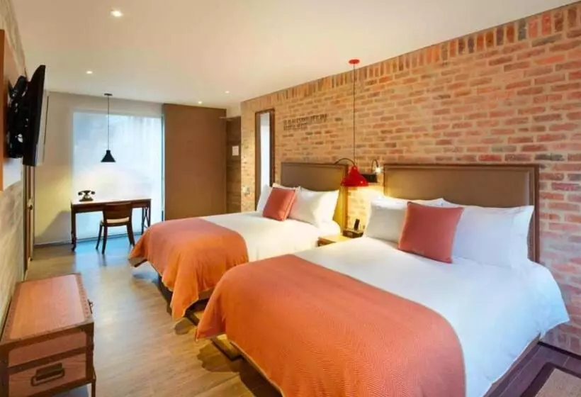 The Artisan D.c. , Autograph Collection