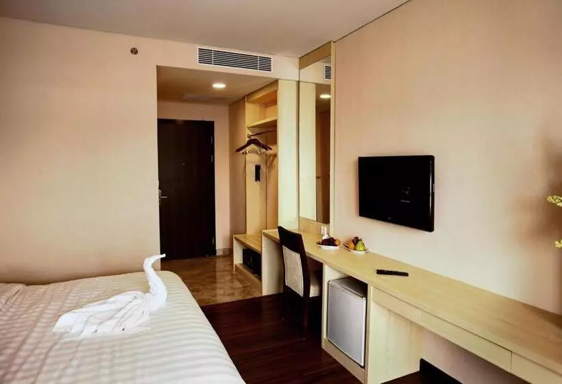 Fotos del hotel California Bandung:  10