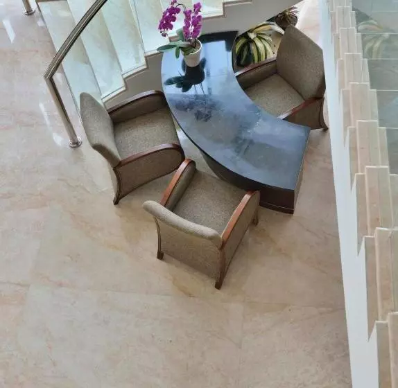 Fotos del hotel California Bandung:  7