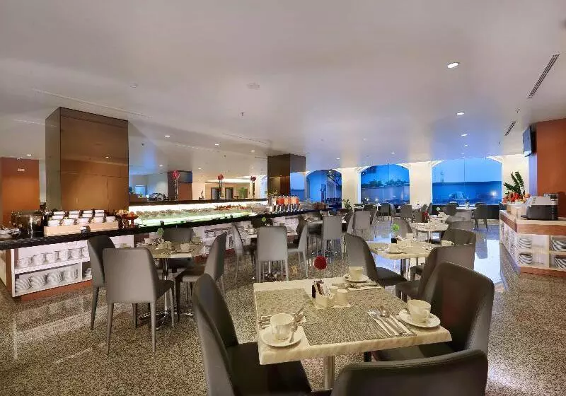 Fotos del hotel Golden City  And Convention Center:  12