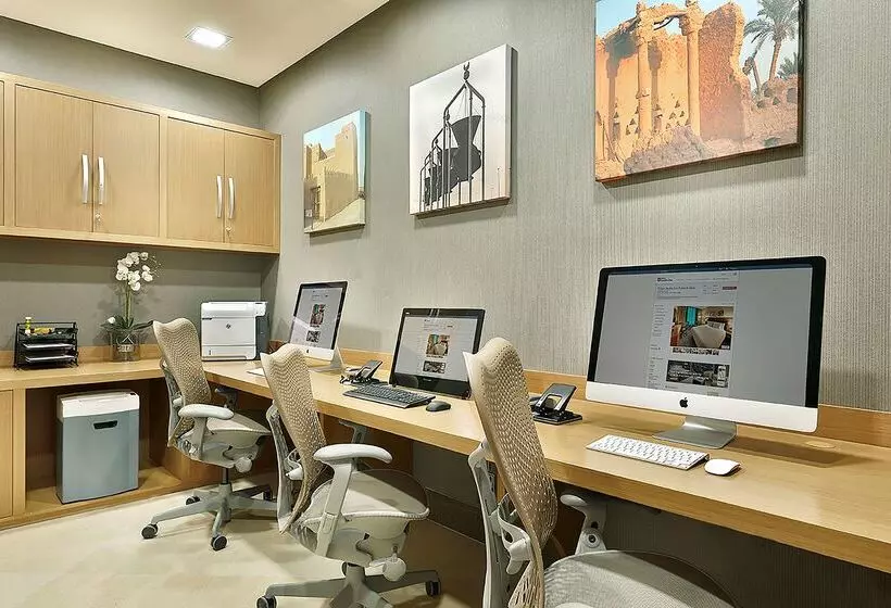 Fotos del hotel Hilton Garden Inn Tabuk:  7