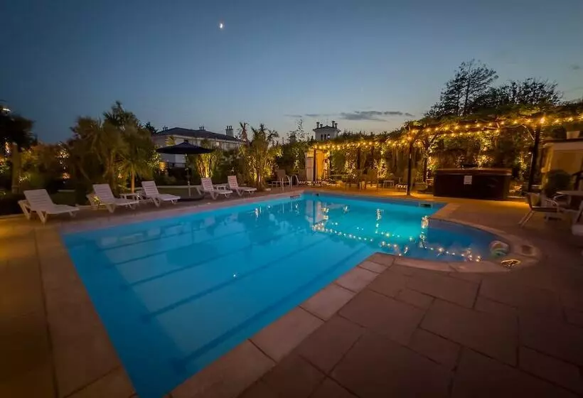 Fotos del hotel Riviera Lodge:  10