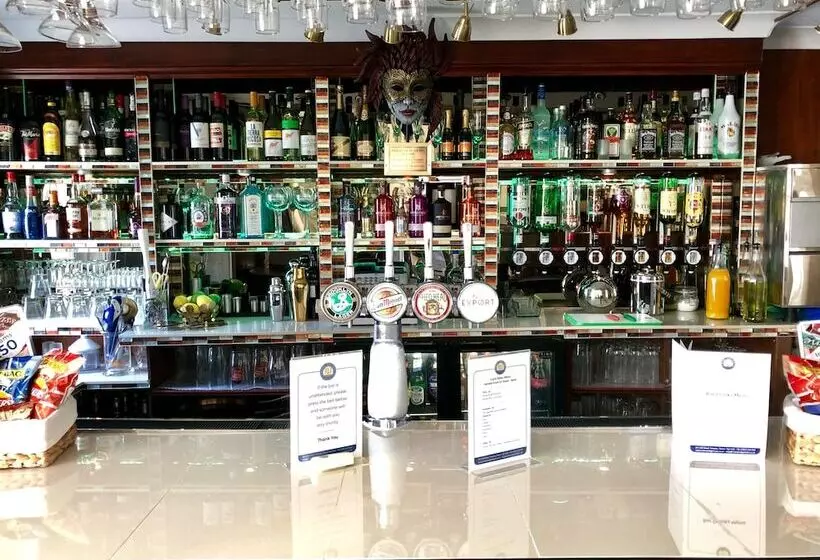 Fotos del hotel Riviera Lodge:  9