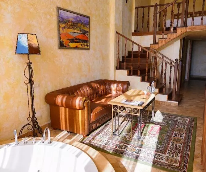 Fotos del hotel Caucasus:  1