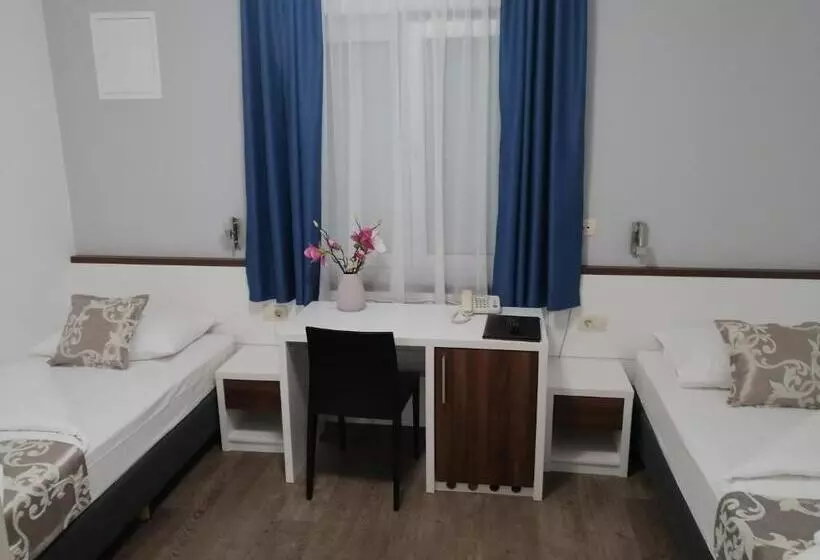 Fotos del hotel Dina:  19