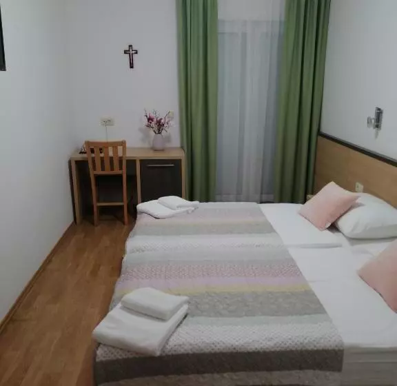 Fotos del hotel Dina:  17