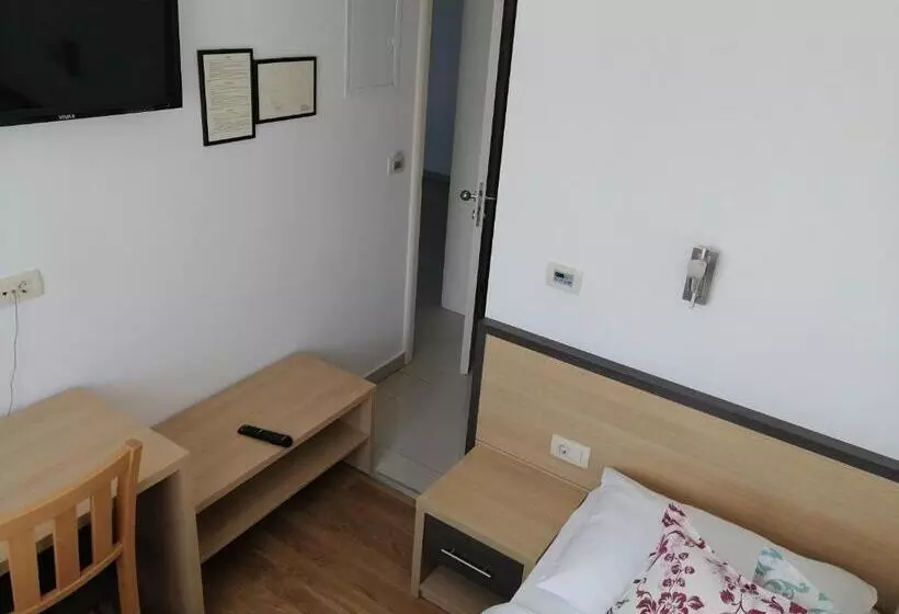 Fotos del hotel Dina:  16