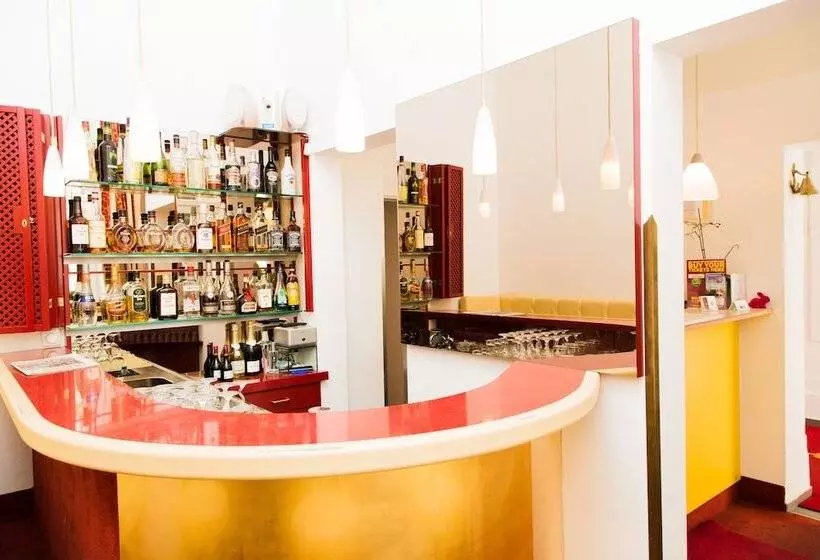 Fotos del hotel Odeon:  4