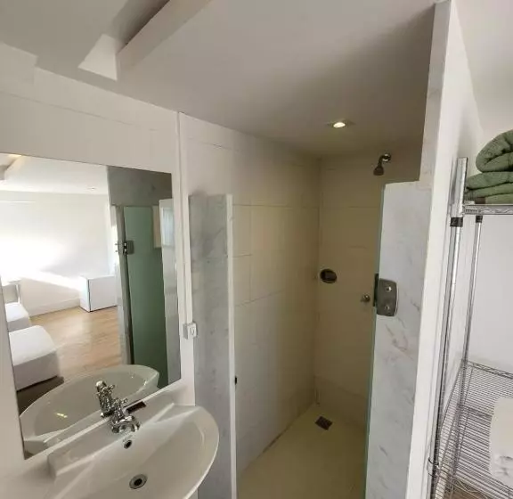 Fotos del hotel Sant  Martre:  6