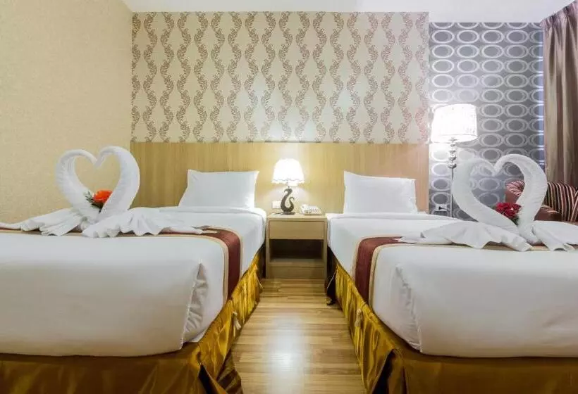 Fotos del hotel Three Seasons Place:  2