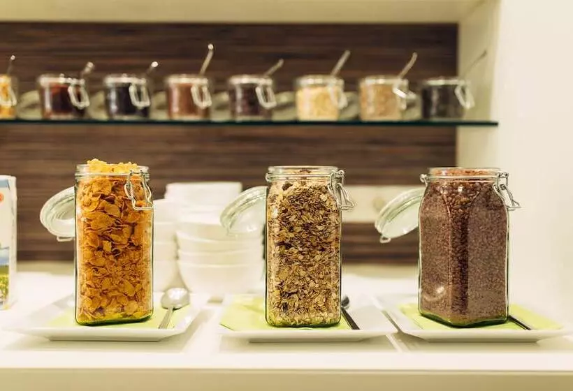 Fotos del hotel Harry S Home  & Apartments:  19