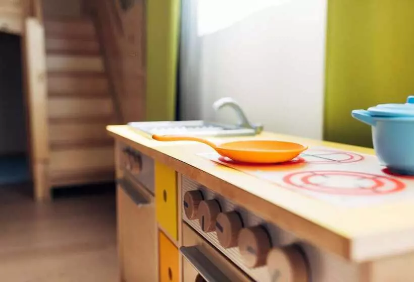 Fotos del hotel Harry S Home  & Apartments:  6