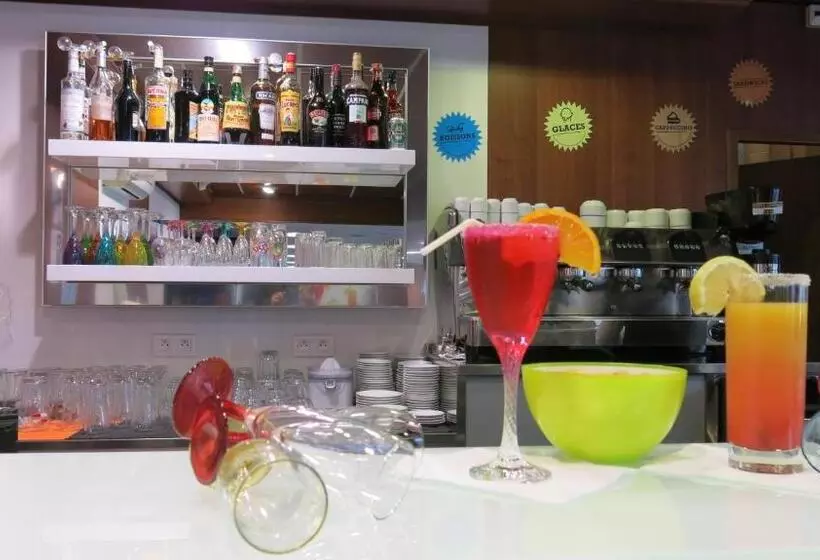 Fotos del hotel Hôtel La Source:  5