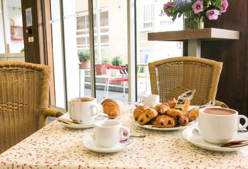 Fotos del hotel Hôtel La Source:  8