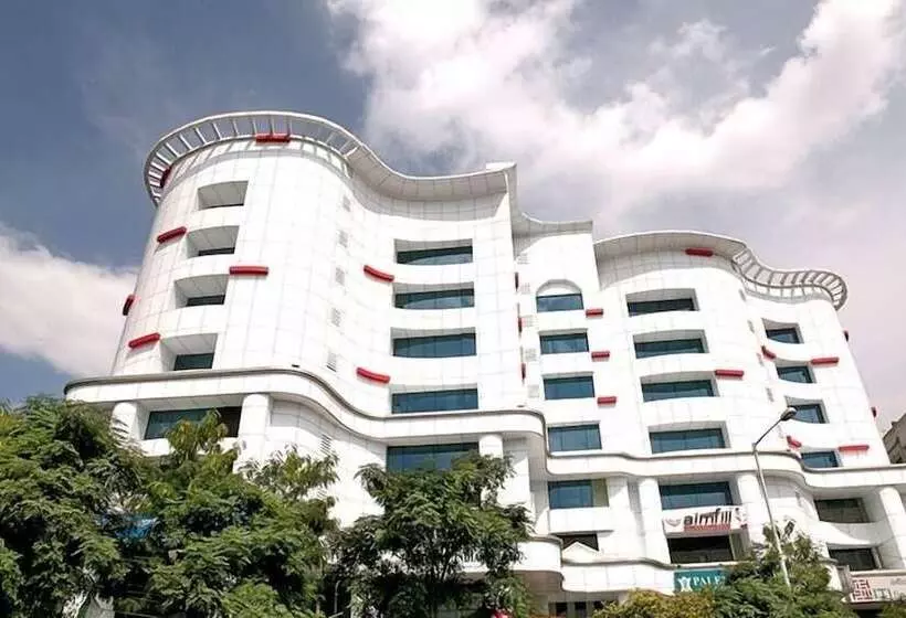 Treebo Tryst Metropolis Hyderabad