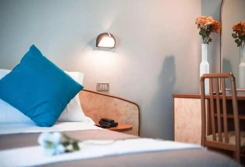 Fotos del hotel Mediterraneo:  2