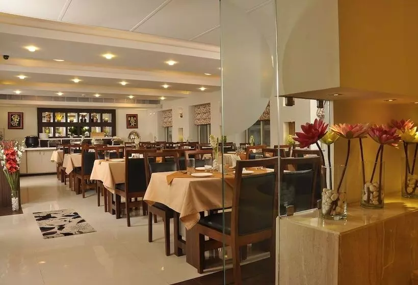 Fotos del hotel Niharika:  3