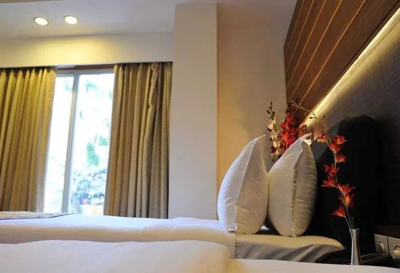 Fotos del hotel Niharika:  21