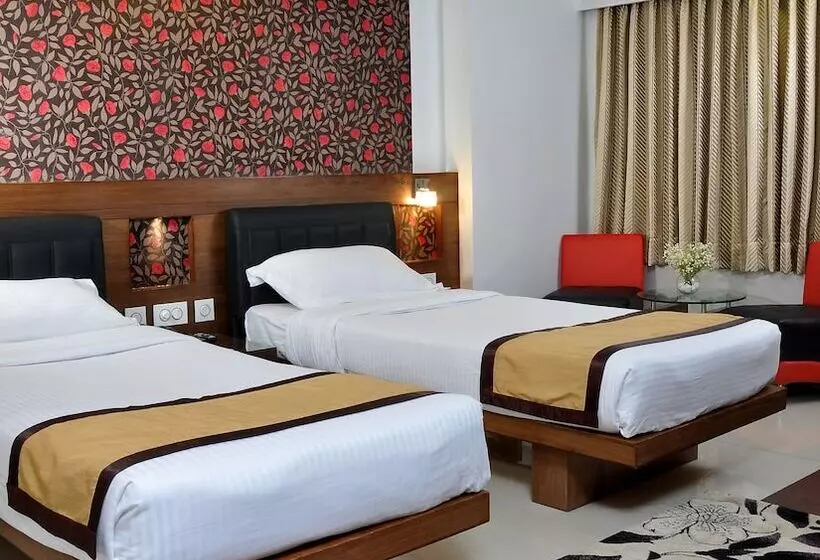 Fotos del hotel Niharika:  19