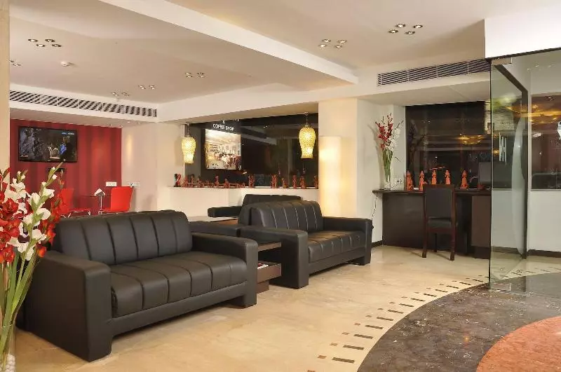 Fotos del hotel Niharika:  15