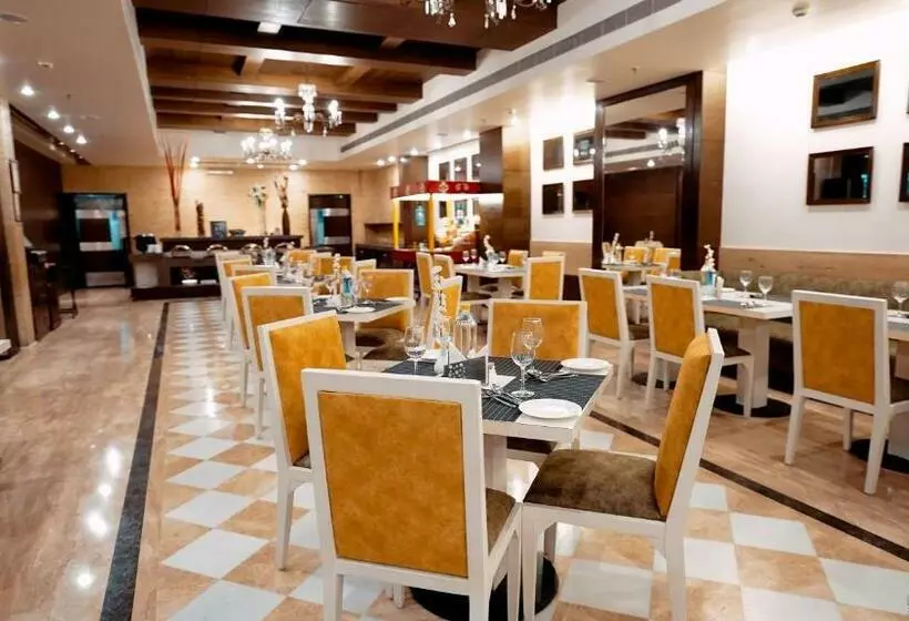 Fotos del hotel Leisure Inn Grand Chanakya:  4