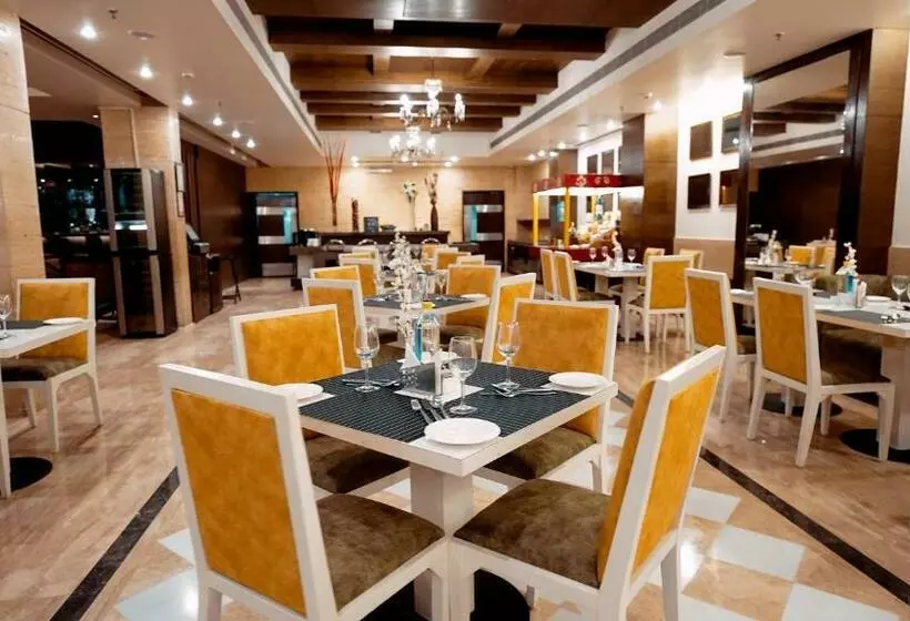 Fotos del hotel Leisure Inn Grand Chanakya:  10