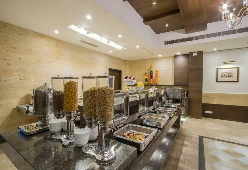 Fotos del hotel Leisure Inn Grand Chanakya:  20