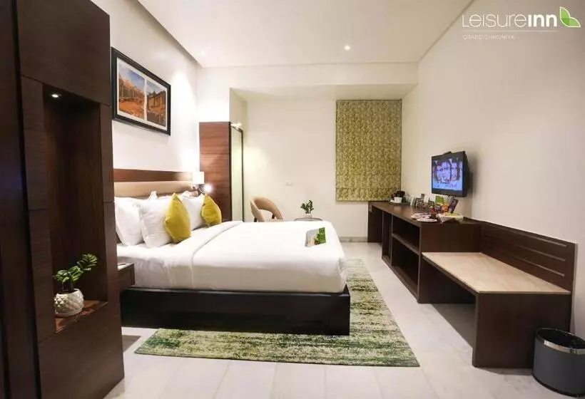 Fotos del hotel Leisure Inn Grand Chanakya:  2