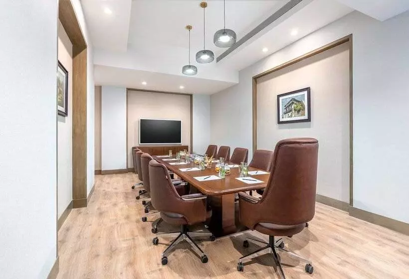 Fotos del hotel Aloft Ahmedabad Sg Road:  7