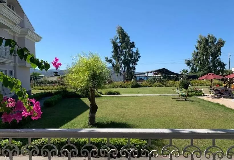 Fotos del hotel Daphne Residence:  19