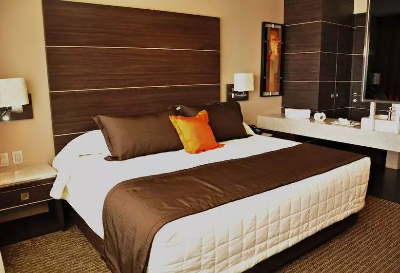 Real Alameda De Queretaro