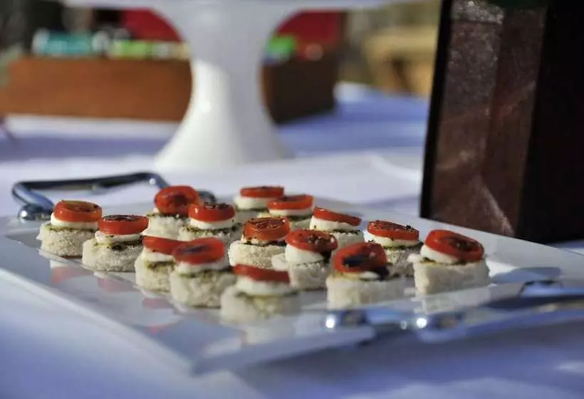 Fotos del hotel 131 On Herbert Baker Street:  17